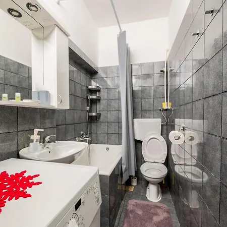 Cozy In Center Apartment Belgrade